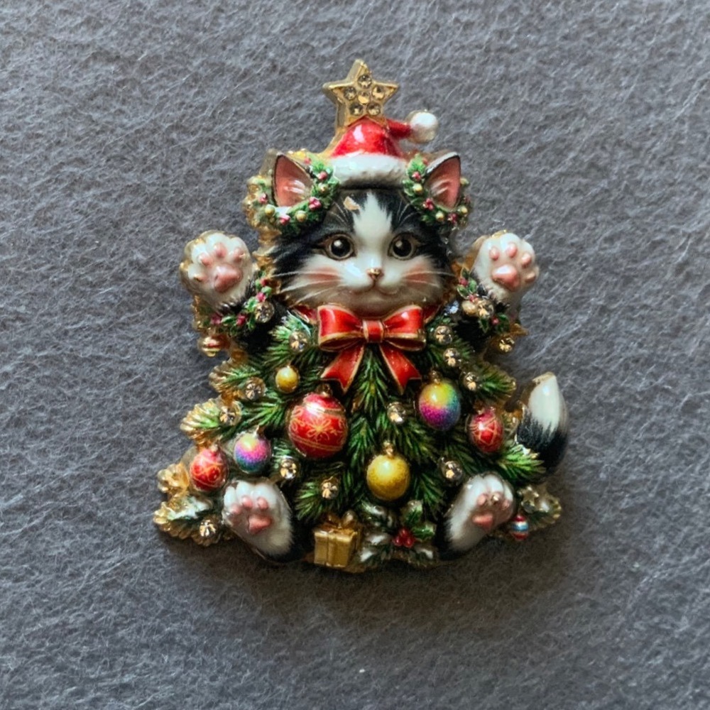Christmas Tree Cat Brooch Pin Rhinestone Kitty Holliday Lapel Pin Gift